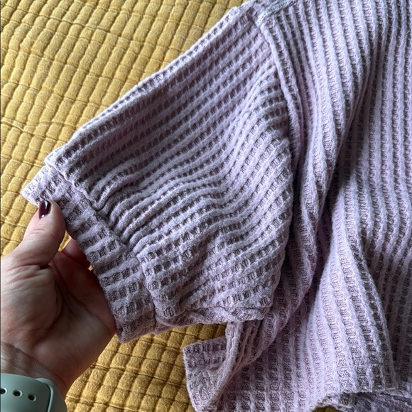 Lush Ribbed Ruffled Crop Top - Picture 3 of 3